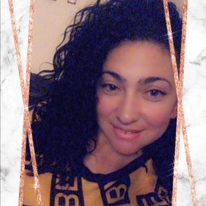 Meet your Posher, Loyda